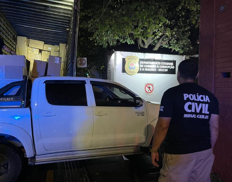 As mercadorias falsificadas seriam levadas para a cidade de Foz do Iguaçu, no Paraná