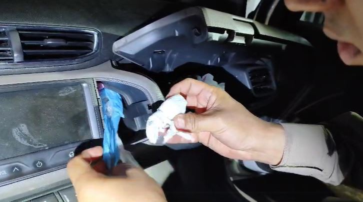 Cão indicou a presença de droga no carro