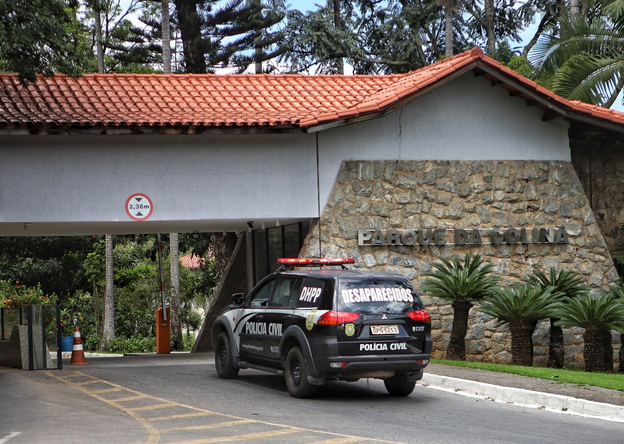 Policiais acompanham velório da menina Stefany 