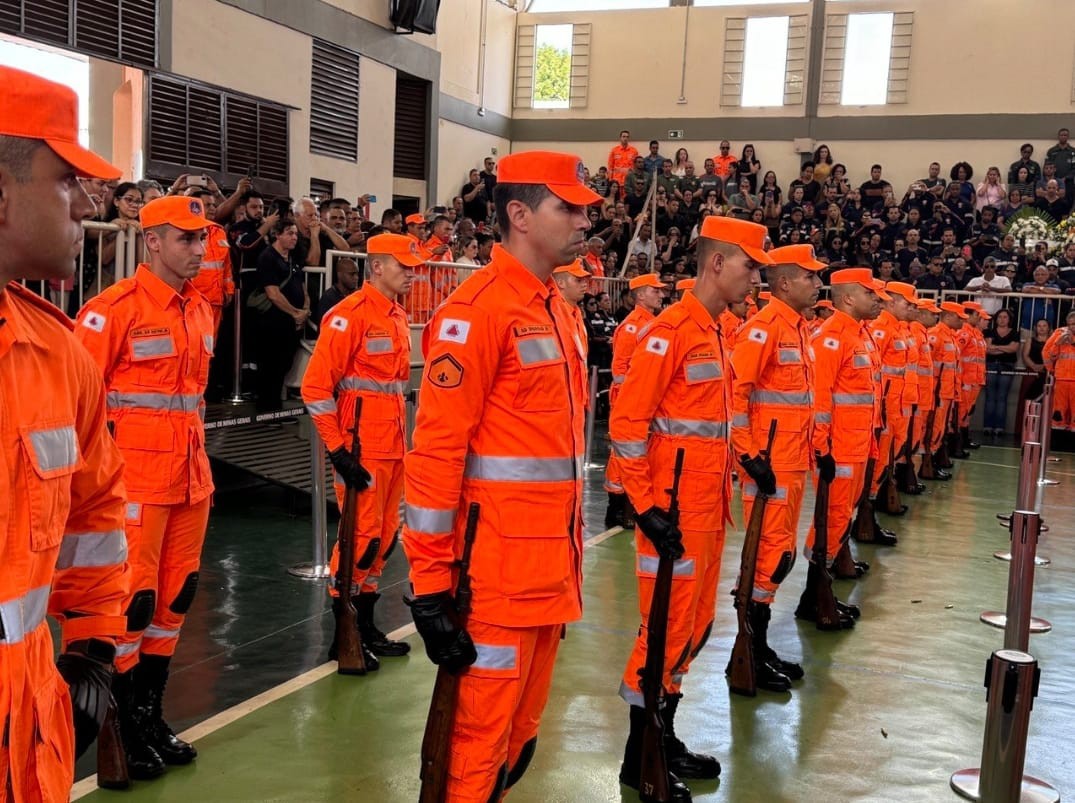 O velório coletivo ocorre, neste domingo (13), em BH