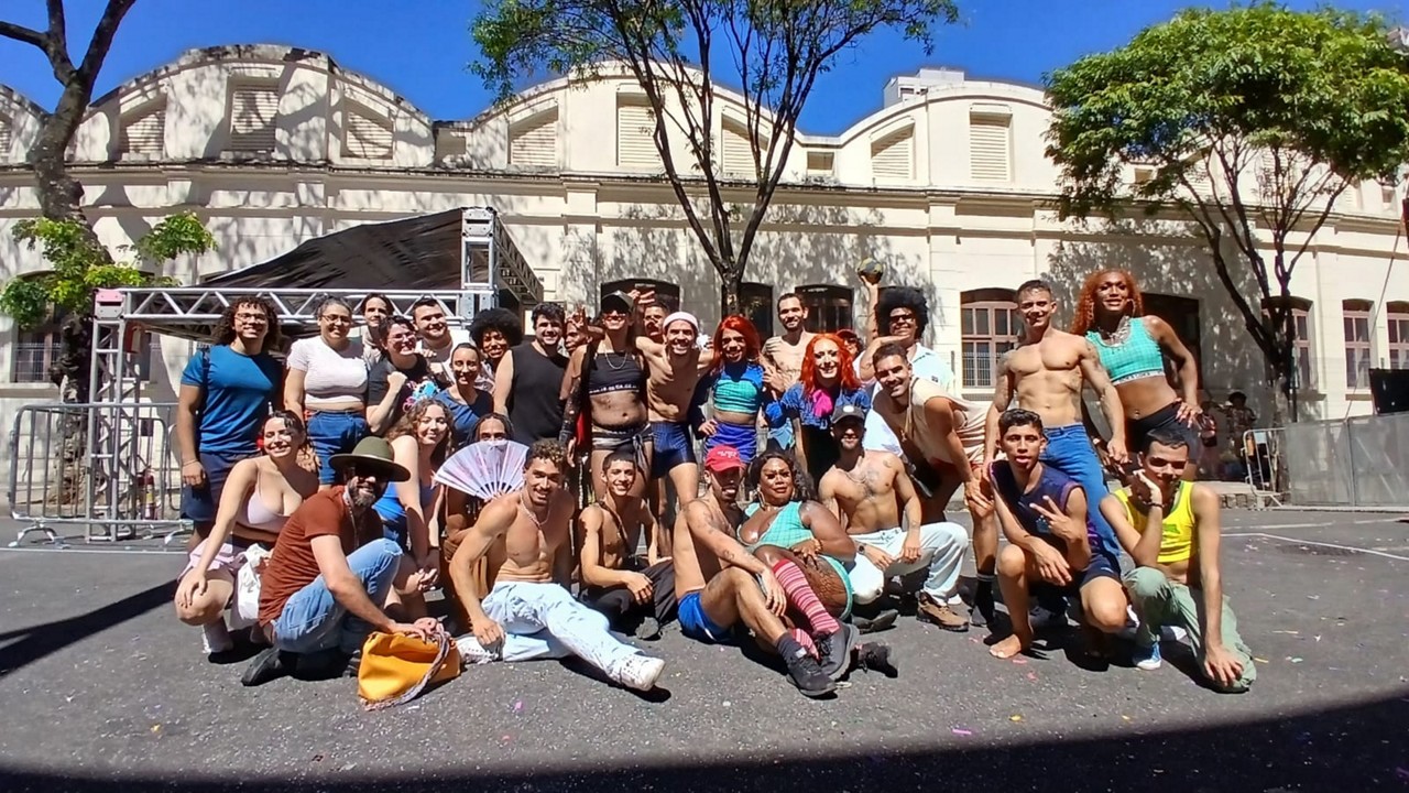 A brincadeira, que já virou tradição nas dez edições da Virada Cultural, foi criada pela Cia. de Teatro Toda Deseo