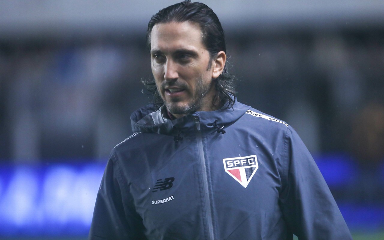 Zubeldía está com a pressão aliviada (Foto: Marcello Zambrana/AGIF)