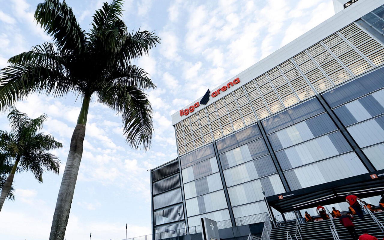 Athletico e Ligga am contrato de 15 anos, em 2023. Foto: Roberto Souza/Athletico