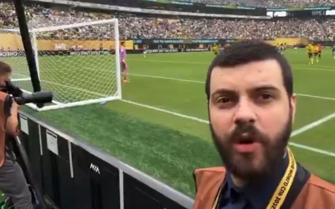 Diogo Defante viralizou com prática durante cobertura de Fluminense x Borussia Dortmund, pelo Mundial de Clubes (Foto: Reprodução)