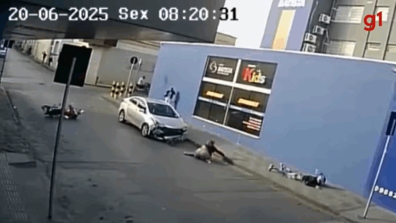 Colisão entre carro e moto deixa duas pessoas feridas no Centro de Montes Claros