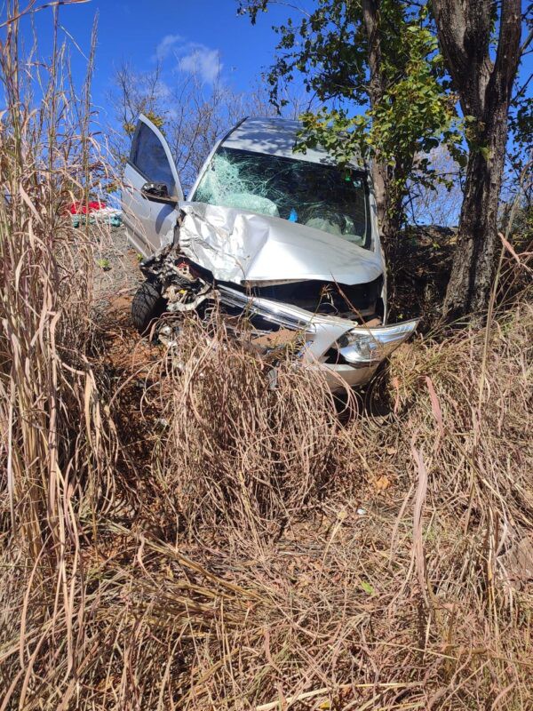 Colisão entre carros na MGC-122 deixa um ferido em Janaúba