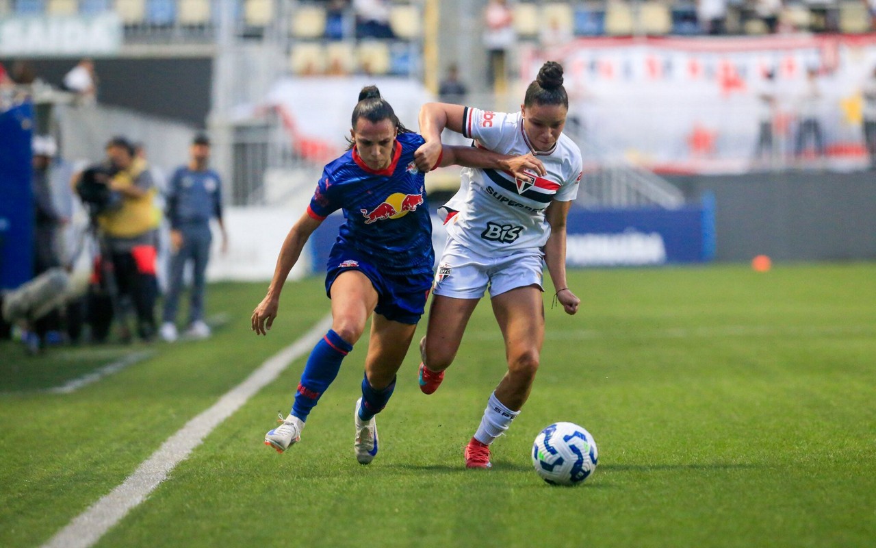 São Paulo contou com Dudinha para jogo do Brasileirão feminino. (Foto: Fernando Roberto/Red Bull Bragantino.)