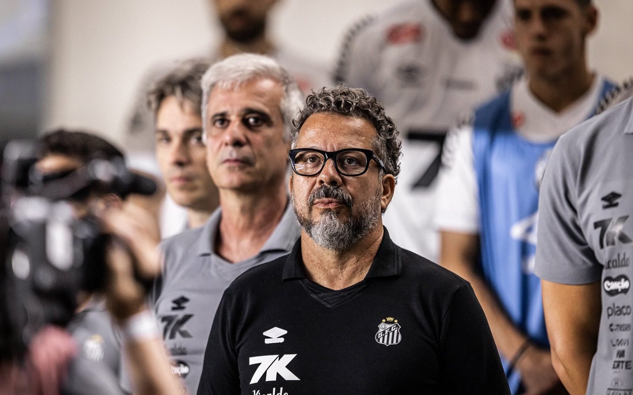Cléber assumiu o Santos recentemente (Foto: Raul Baretta/ Santos FC)