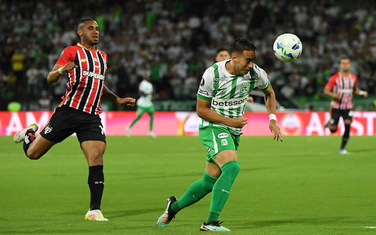 São Paulo e Atlético Nacional empataram sem gols no jogo de ida (Foto: Jaime SALDARRIAGA / AFP)