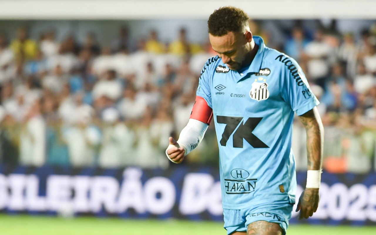 Neymar atuou em 13 partidas e marcou três gols na segunda agem pelo Santos. (Foto: Jota Erre/AGIF)