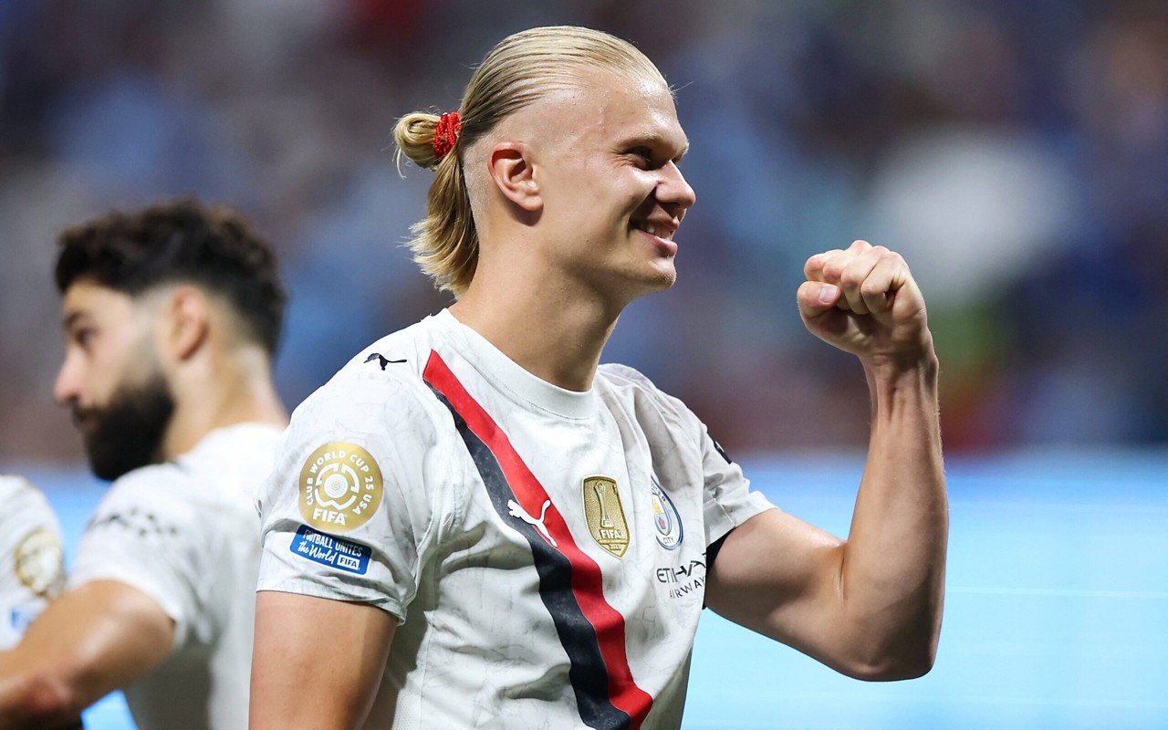 Haaland comemora gols pelo Manchester City contra o Al Ain pelo Mundial (Foto: ALEX GRIMM / GETTY IMAGES NORTH AMERICA / Getty Images via AFP)