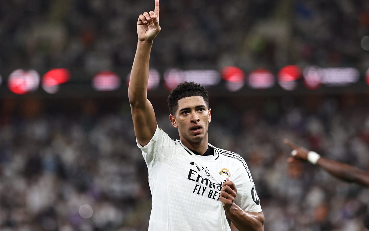 Bellingham comemora gol decisivo pelo Real Madrid na Supercopa da Espanha (Foto: Fadel Senna/AFP)