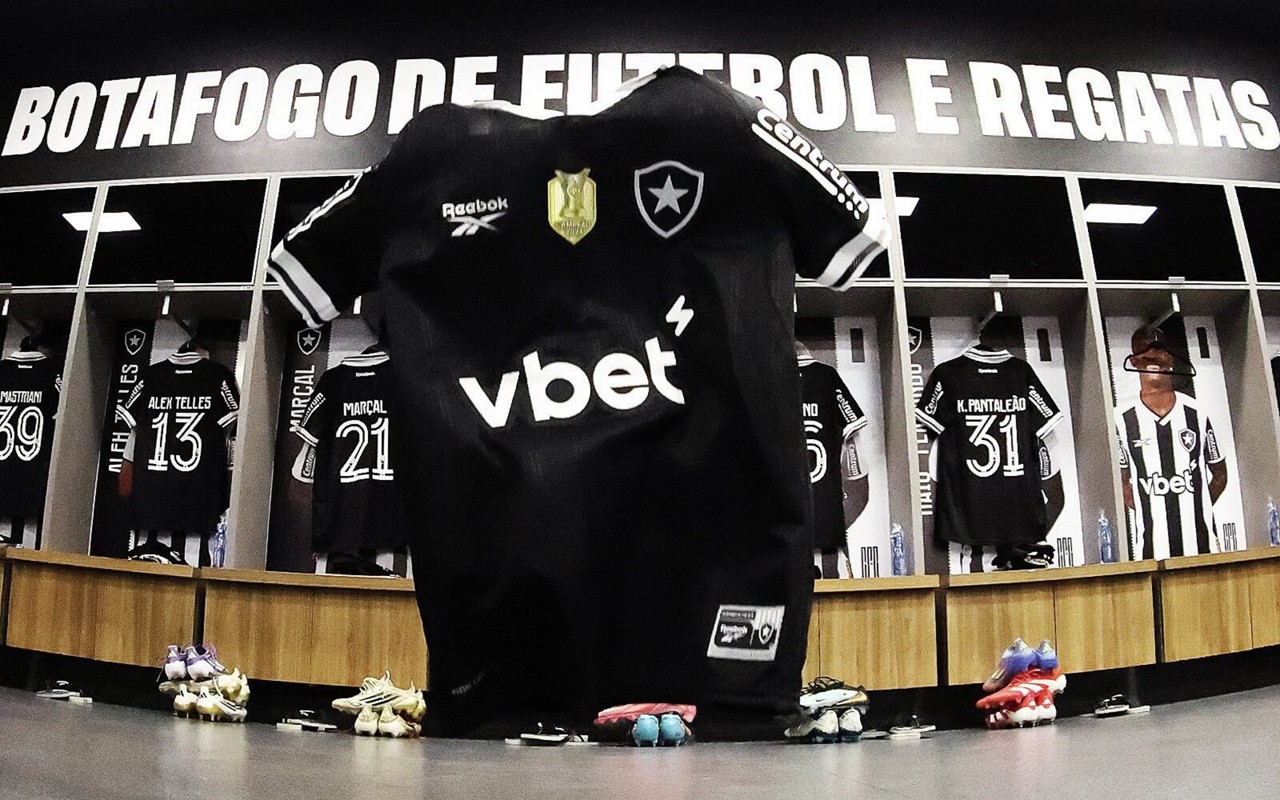 Botafogo estreia nova camisa II contra o Corinthians (Foto: Vítor Silva/Botafogo