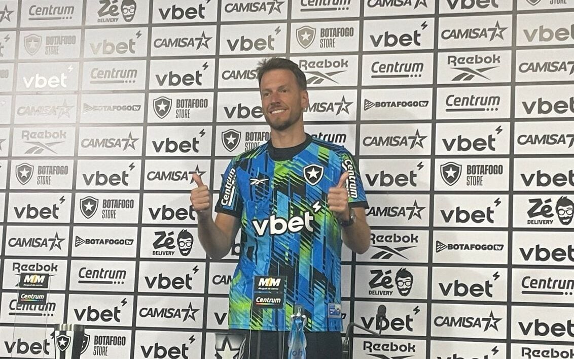 Goleiro Neto em apresentação do Botafogo (Foto: Pedro Cobalea/Lance!)