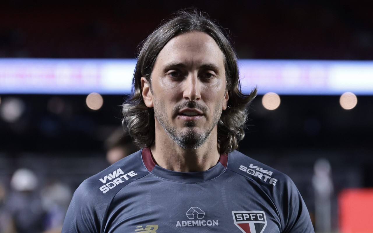 Zubeldía foi criticado após empate do São Paulo na Libertadores (Foto: Marcello Zambrana/AGIF)