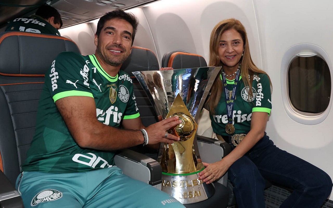 Abel Ferreira ao lado da presidente Leila Pereira (Foto: Cesar Greco/Palmeiras)