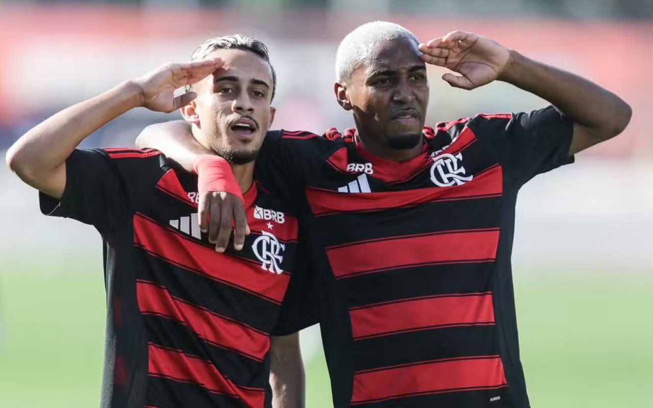 Matheus Gonçalves e Lorran foram destaque do Flamengo na vitória sobre o Bayer Leverkusen em amistoso (Foto: Gilvan de Souza / Flamengo)