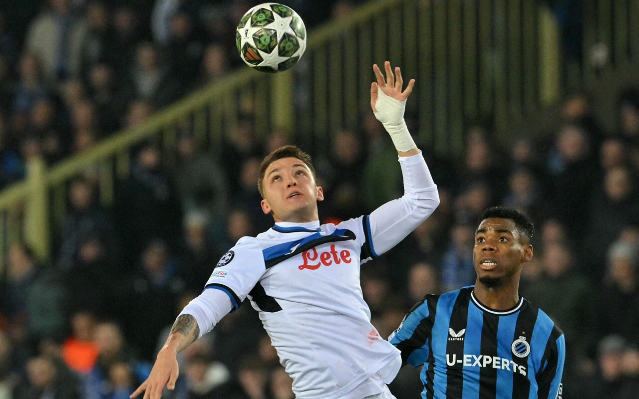 Retegui em ação na partida entre Club Brugge e Atalanta, pela Champions League (Foto: Nicolas Tucat/AFP)