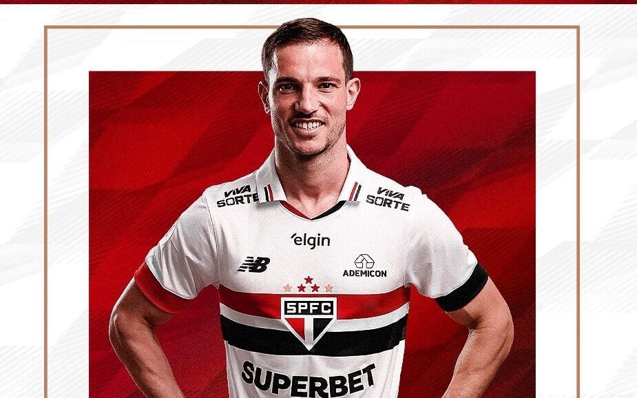 Cédric já atuou por Sporting, de Portugal, e Arsenal, da Inglaterra