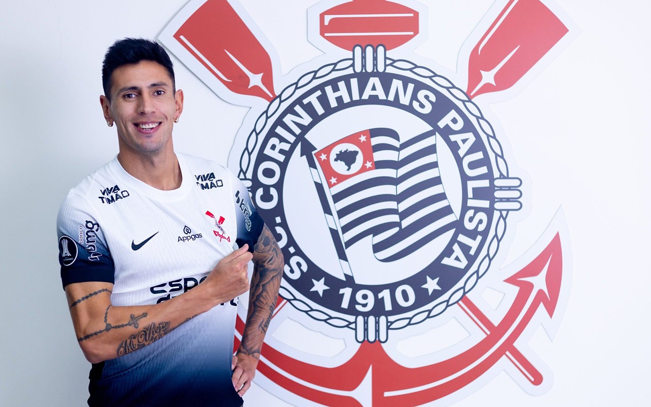 Jogador assinou com o Timão até o final da próxima temporada (Foto: Rodrigo Coca/Ag.Corinthians)