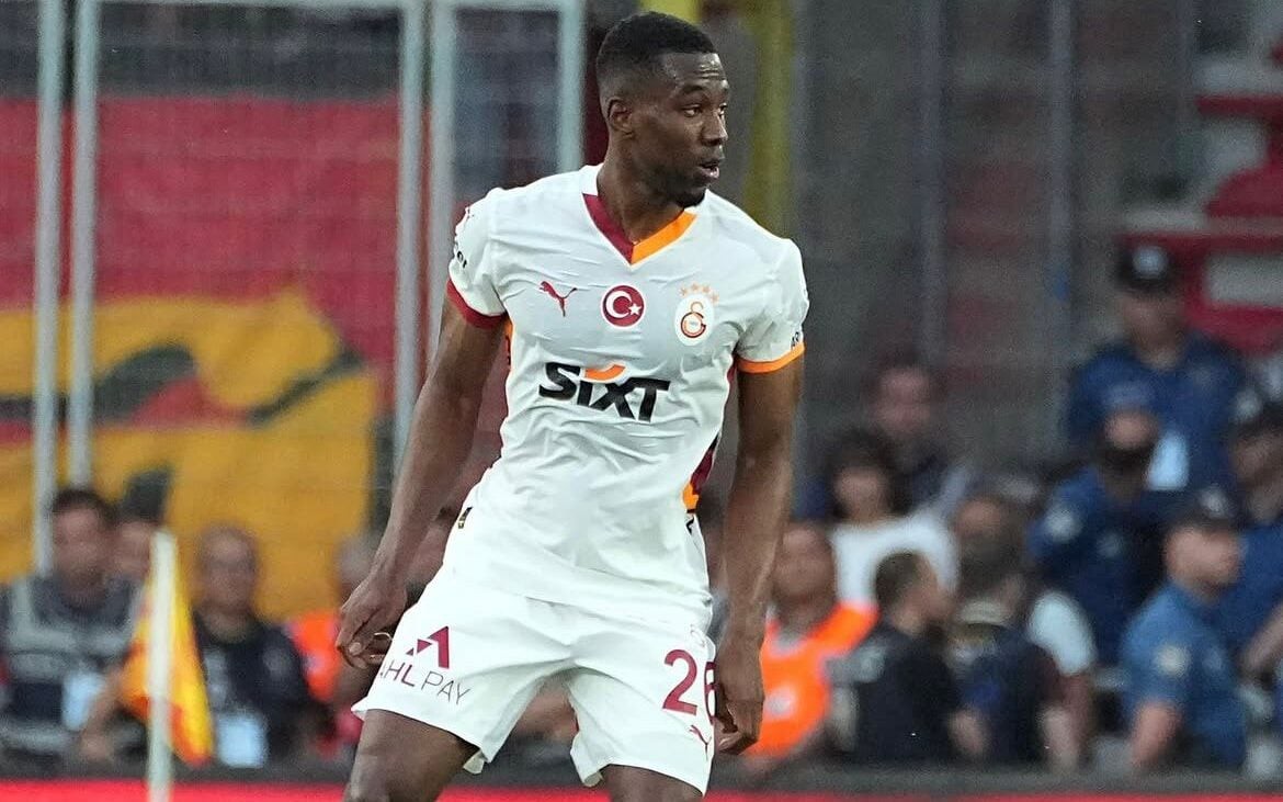 Carlos Cuesta em campo pelo Galatasaray (Foto: Reprodução/Instagram)