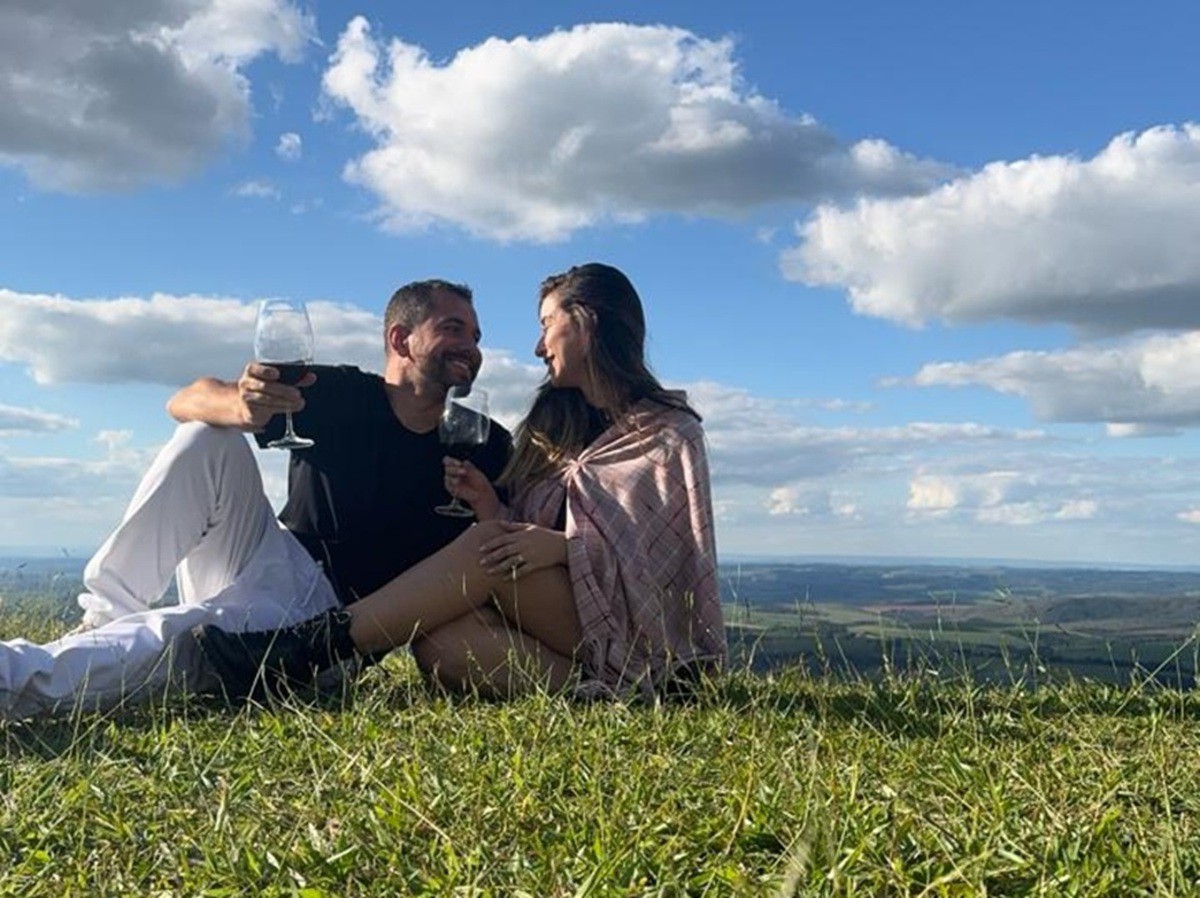 Hudson Gonçalves e sua esposa, Nayara Namorato, encontraram na Buser a possibilidade de fazer ao menos uma viagem por mês para relaxar e se conectar