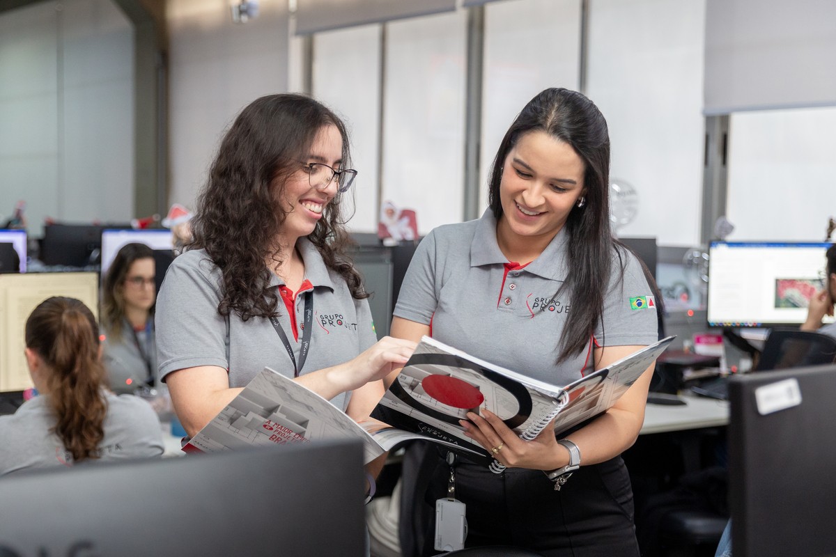 Mulheres representam 47% do quadro de colaboradores do Grupo Projeta e ocupam 24 dos 43 cargos de liderança