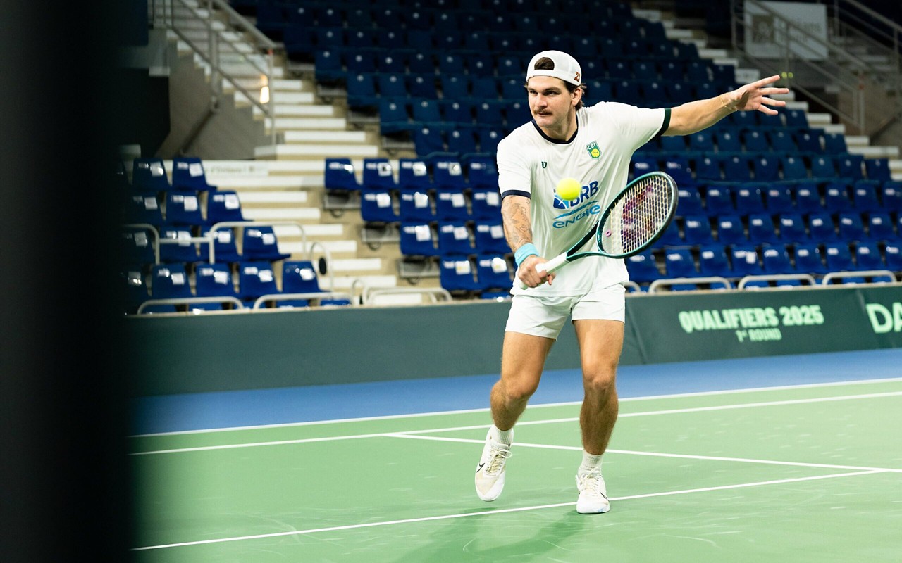 Equipe brasileira não teve um bom primeiro dia no duelo contra a França (Foto: Green Filmes/CBT)