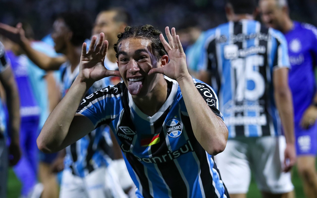 Grêmio vence Palmeiras na Copinha (foto: Marco Miatelo/AGIF)