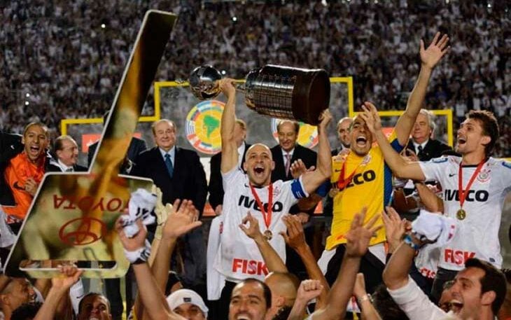 Corinthians venceu a Libertadores há 13 anos (Foto: Ari Ferreira/Lancepress!