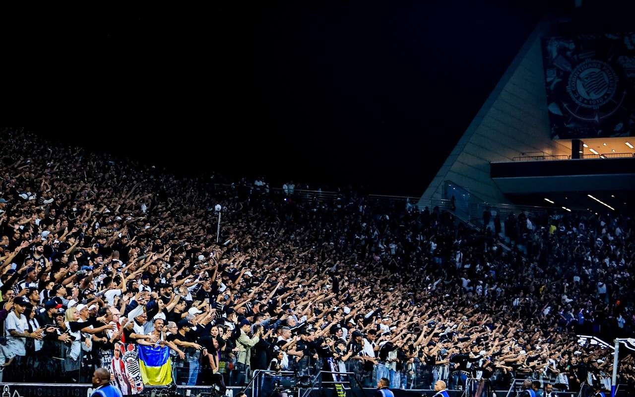 Corinthians recebe o Santos (Foto: Fabio Giannelli/AGIF)