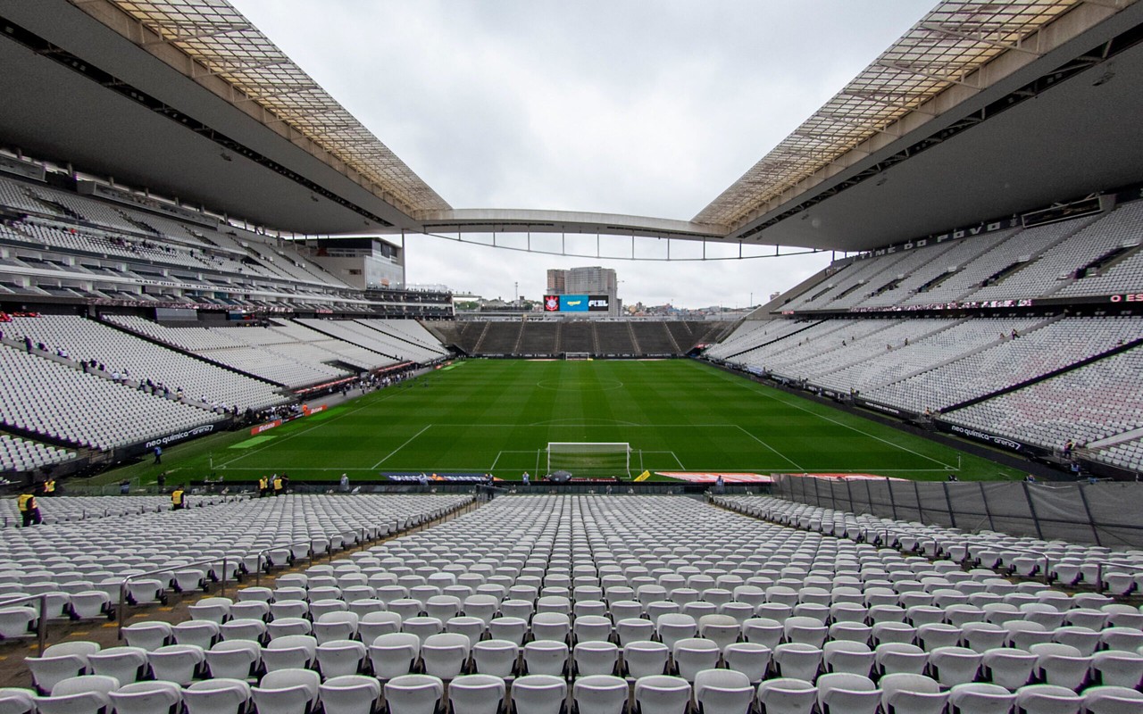 Vista interna da Neo Química Arena, estádio 100% do Corinthians desde 2022. (Foto: Anderson Romao/AGIF)