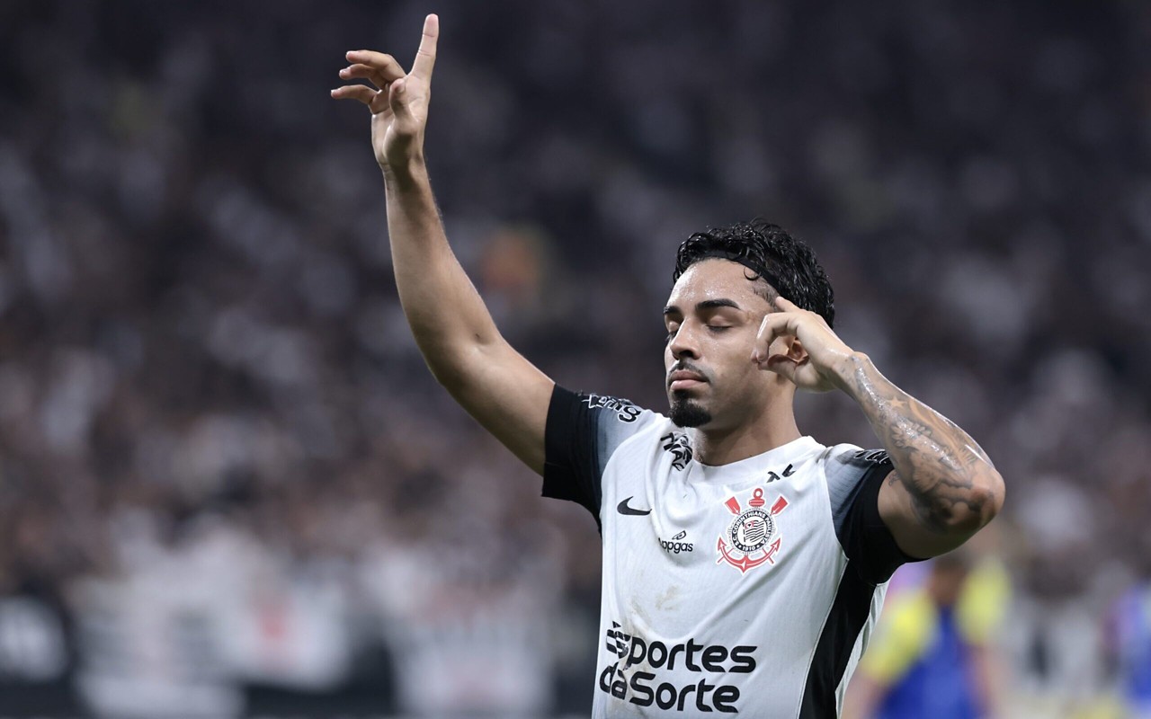 Matheus Bidu está perto de renovar contrato com o Corinthians(Foto: Marcello Zambrana/AGIF)