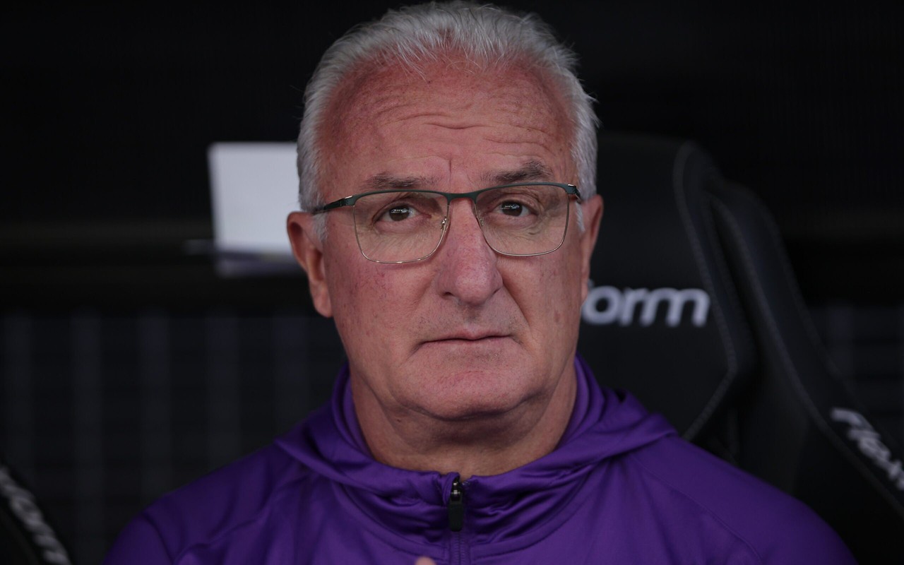 Dorival no comando do Corinthians (Foto: Ettore Chiereguini/AGIF)