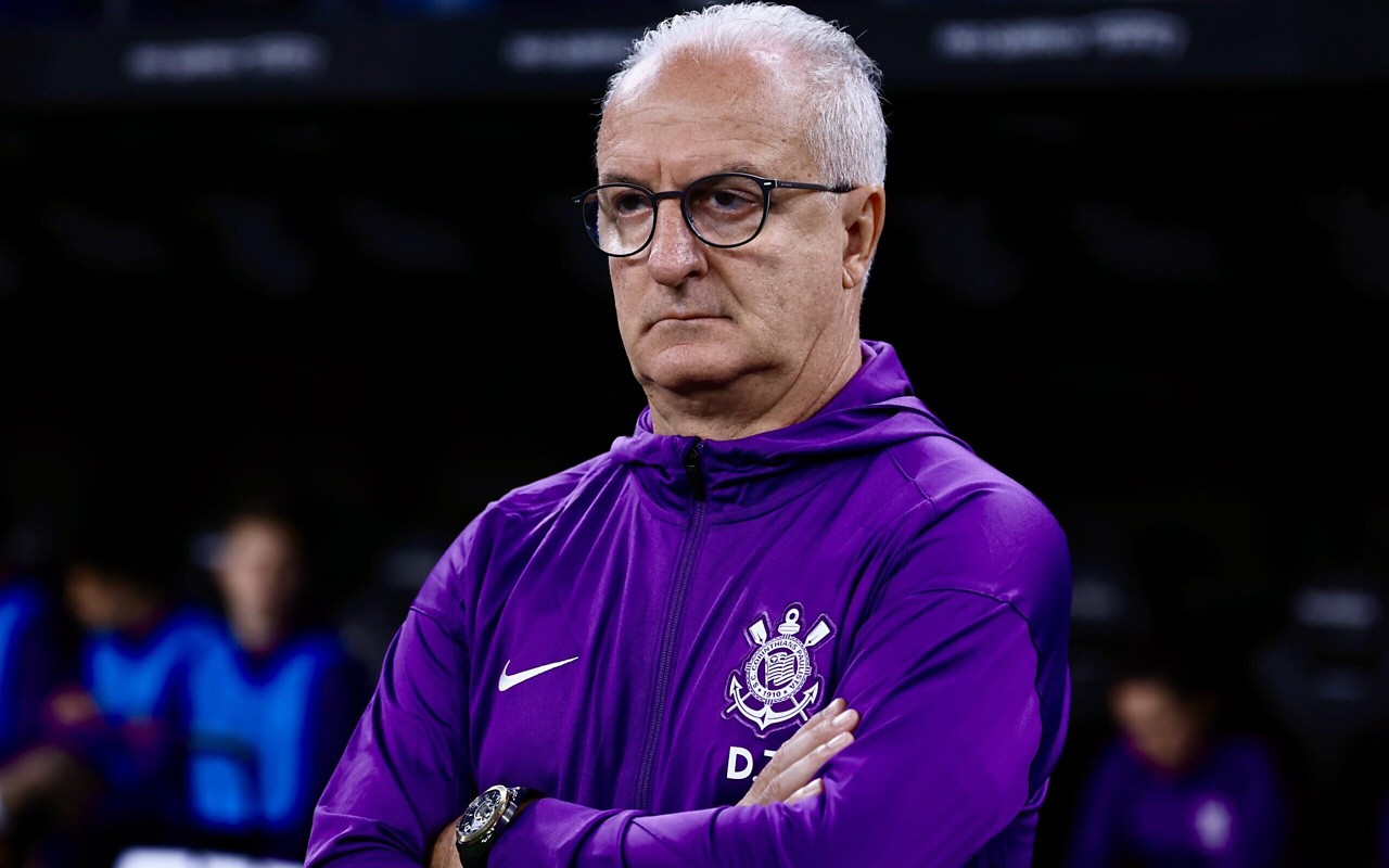 Dorival Júnior fez mudanças na equipe do Timão (Foto: Marcello Zambrana/AGIF)