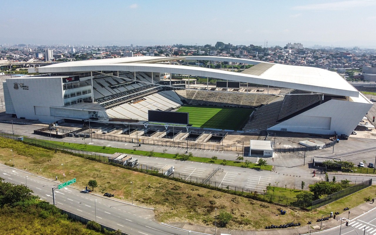 Campanha visa pagar dívida do estádio do Corinthians (Foto: Marcello Zambrana/AGIF)