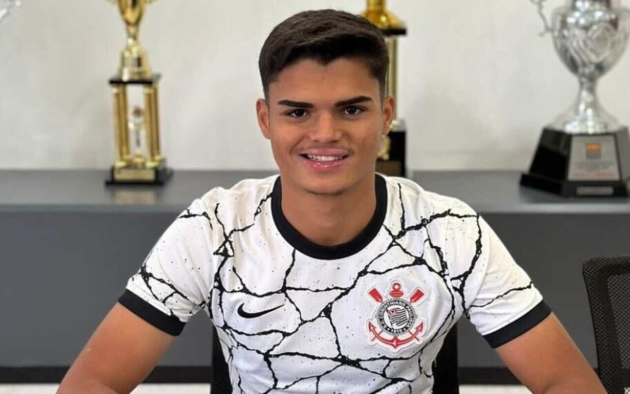 Vinícius César, zagueiro da base do Corinthians (Foto: Reprodução)