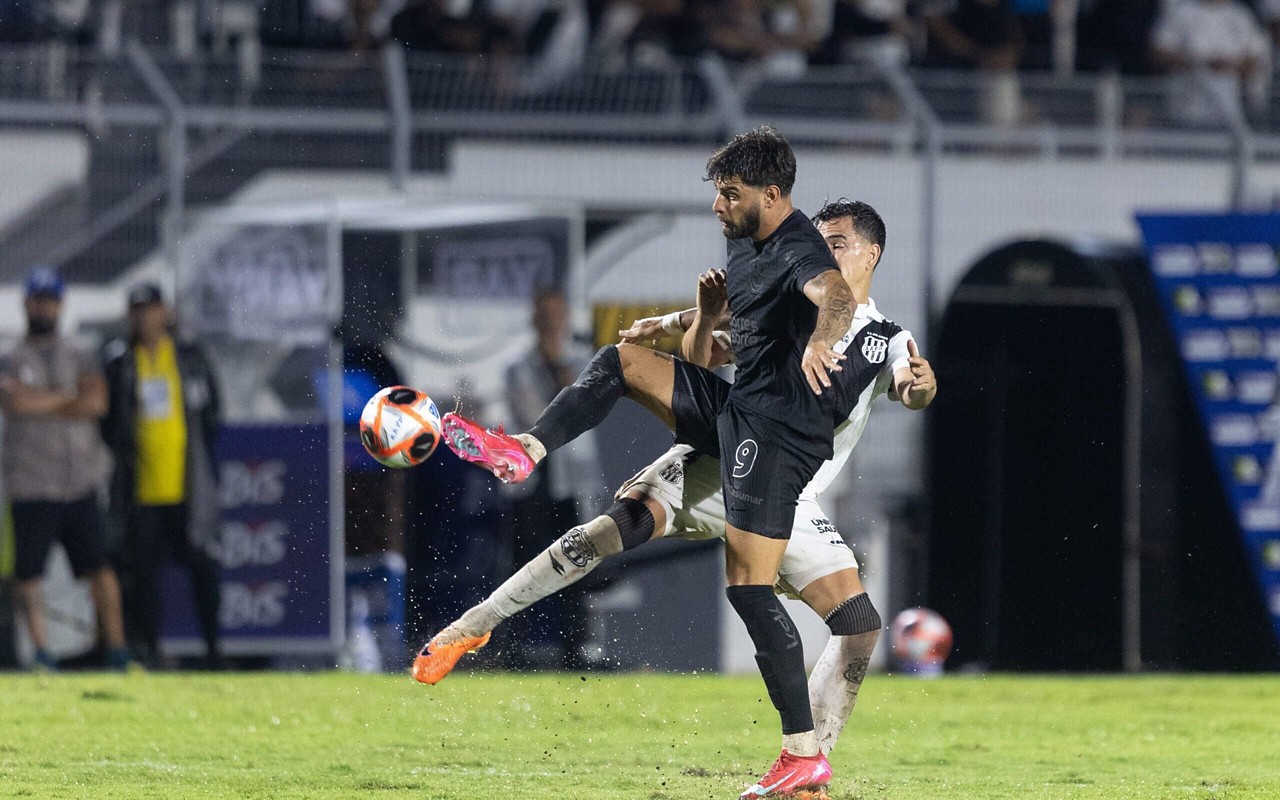 Corinthians venceu a Ponte Preta em Campinas (Diogo Reis/AGIF)