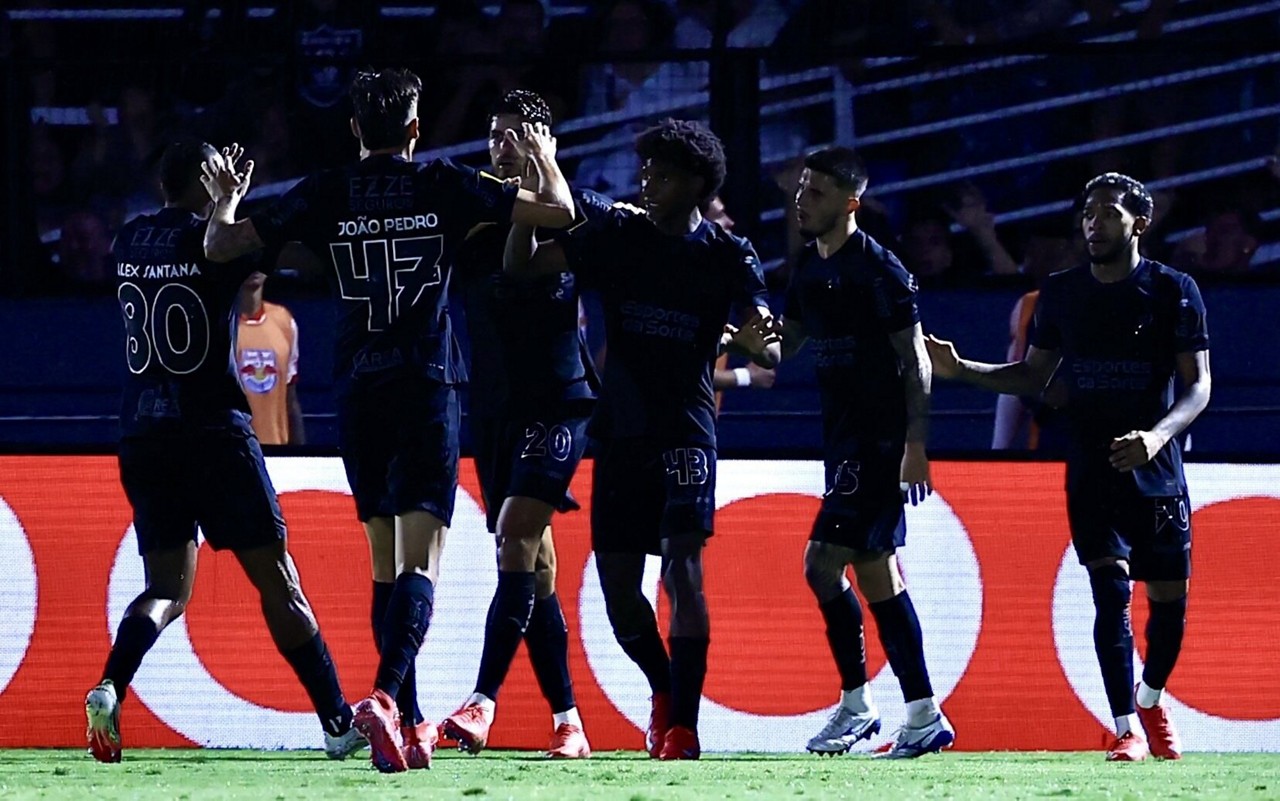 Corinthians venceu o Red Bull Bragantino (Foto: Marcello Zambrana/AGIF)