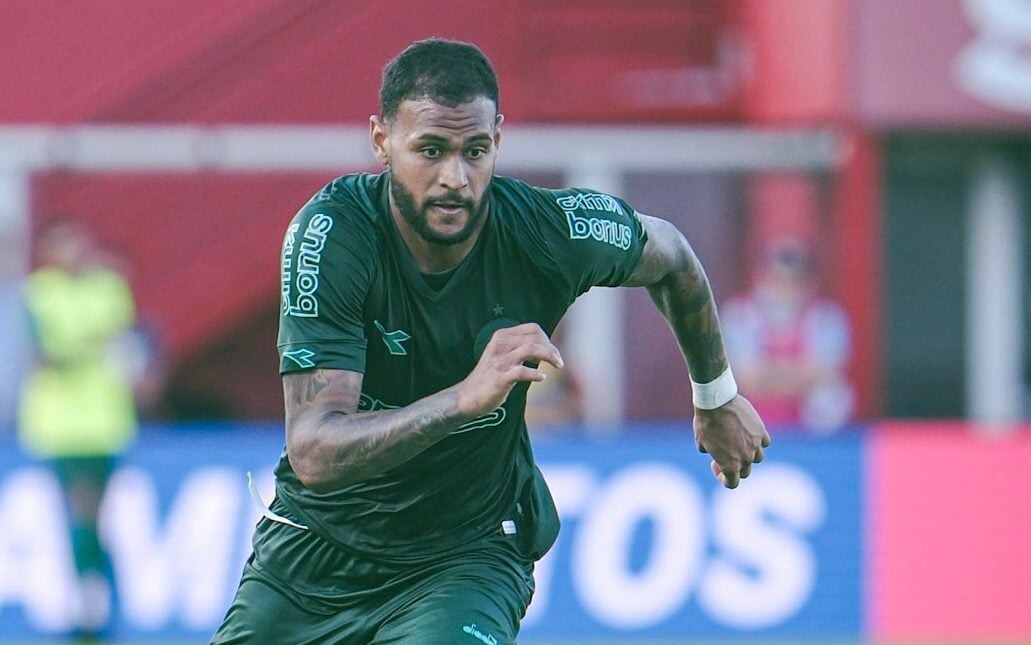 Júnior Brumado em partida Vila Nova x Coritiba, pela Série B. Foto: JP Pacheco/Coritiba