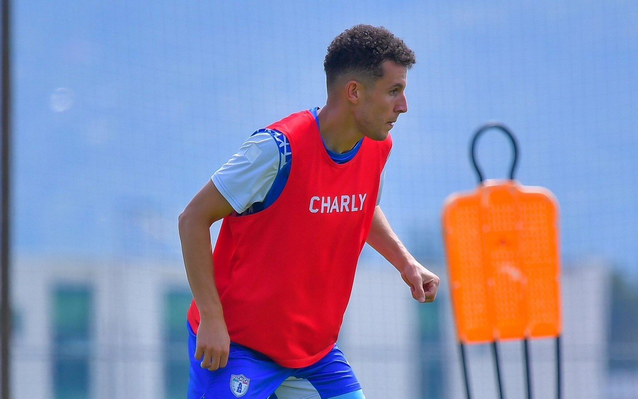 Idrissi em treino do Pachuca visando a estreia do Mundial de Clubes (Foto: Divulgação)