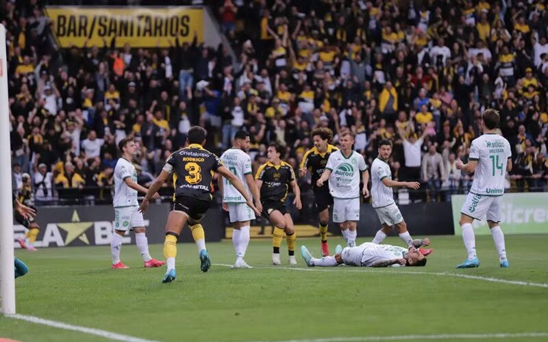 Criciúma bate a Chapecoense em confronto direto pela Série B. Foto: Celso da Luz/Criciúma EC