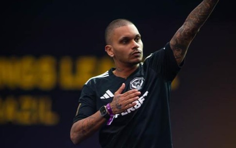 Cris Guedes é presidente da FURIA ao lado de Neymar (Foto: Reprodução)