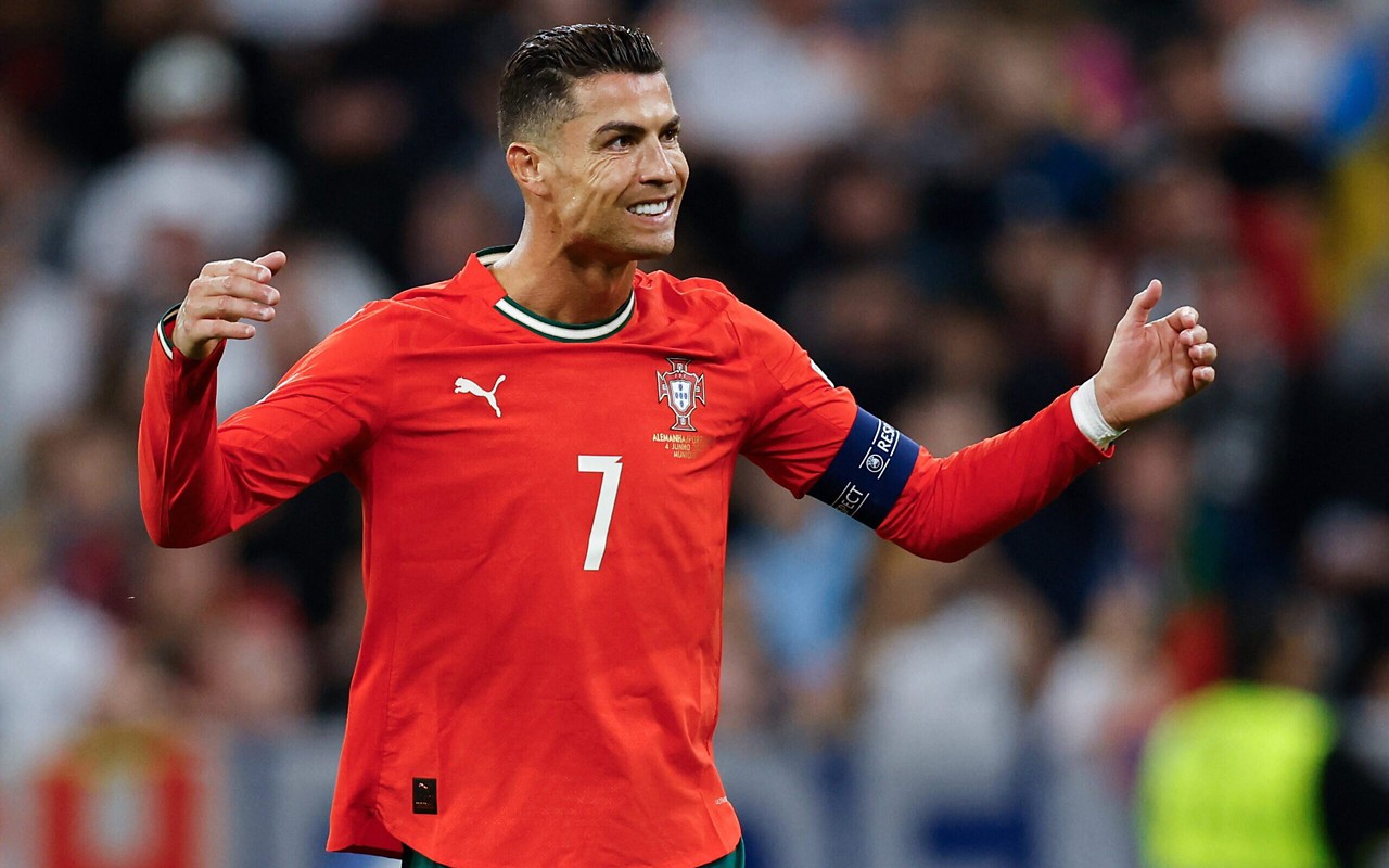 Cristiano Ronaldo em ação por Portugal pela Nations League (Foto: Alexandra Beier/AFP)