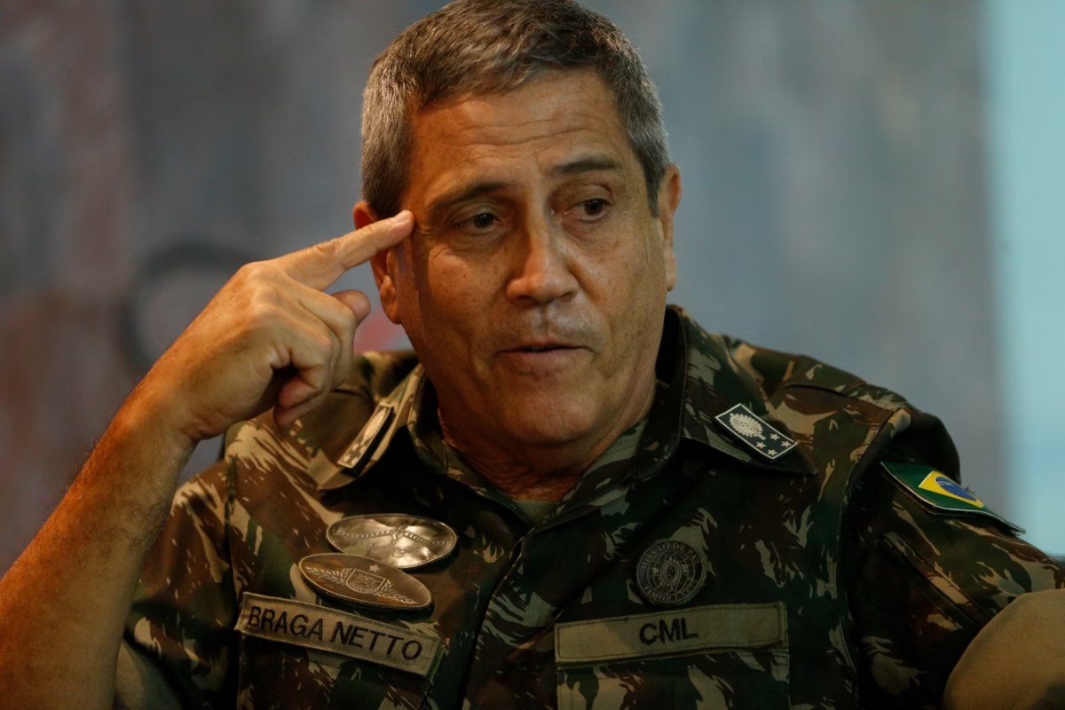 Golpes ocorrem mais pelo apodrecimento interno da democracia dos civis do que por reação golpista de militares