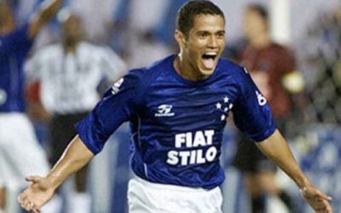 Marcelo Ramos abriu caminho para vitória do Cruzeiro contra o São Paulo em 2002. (Lance!)