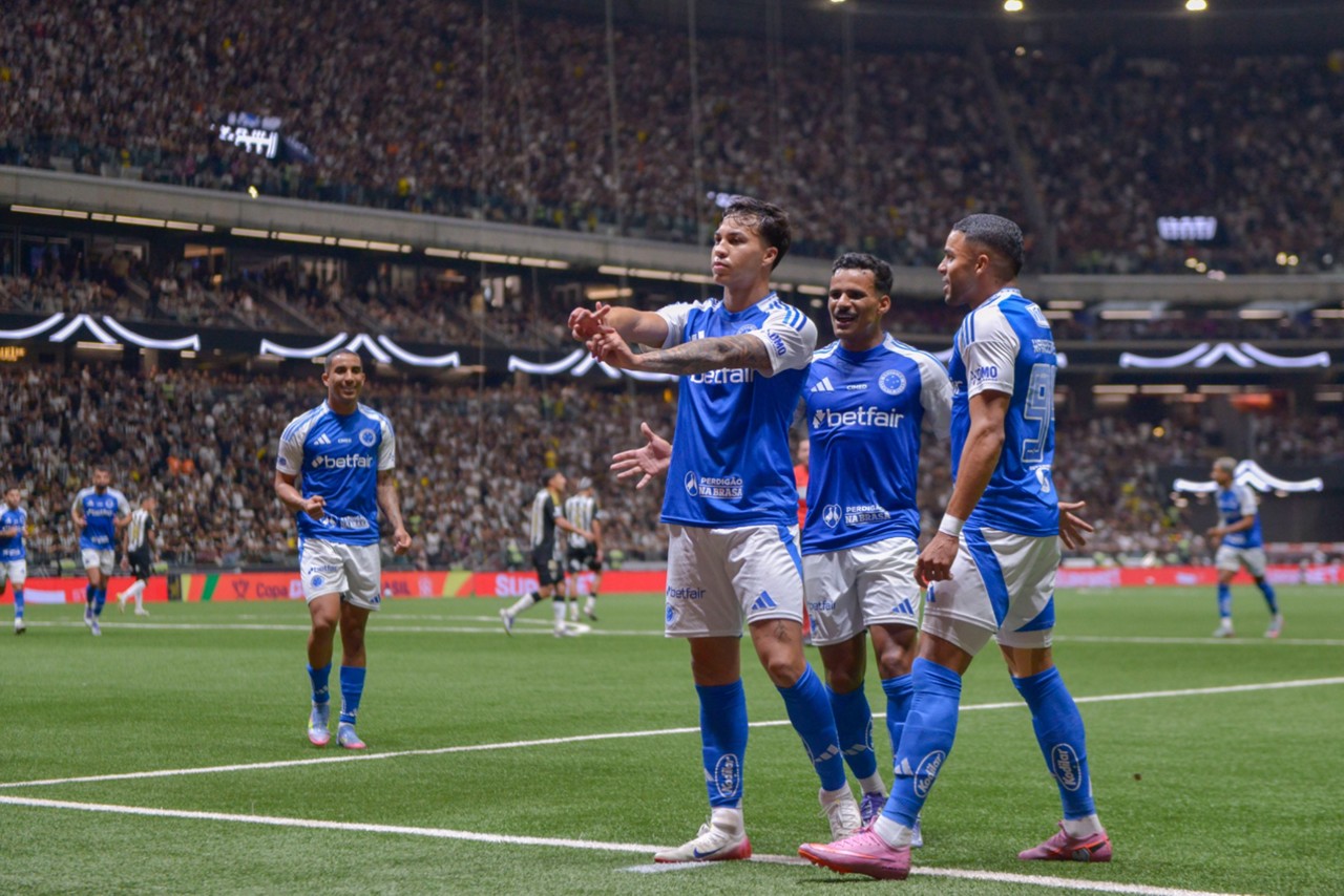 Cruzeiro larga na frente em quartas de final da Copa do Brasil