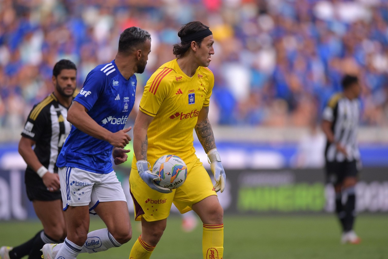 Derrota no clássico não impediu classificação do Cruzeiro 
