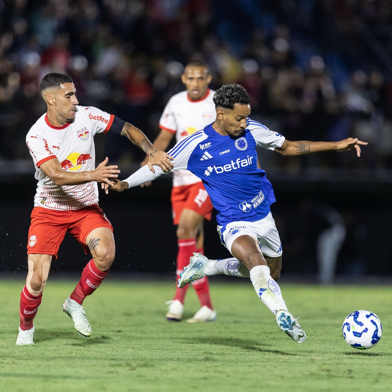 Matheus Pereira teve um desempenho pífio no jogo