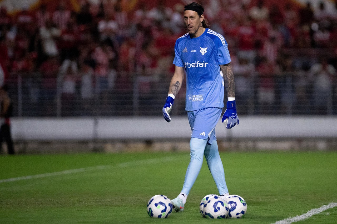 Cássio é titular absoluto na meta estrelada